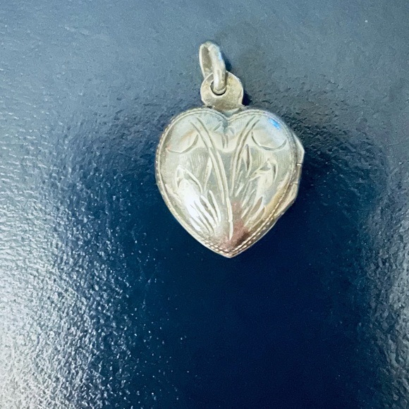 Sterling Silver Heart locket - Picture 2 of 3